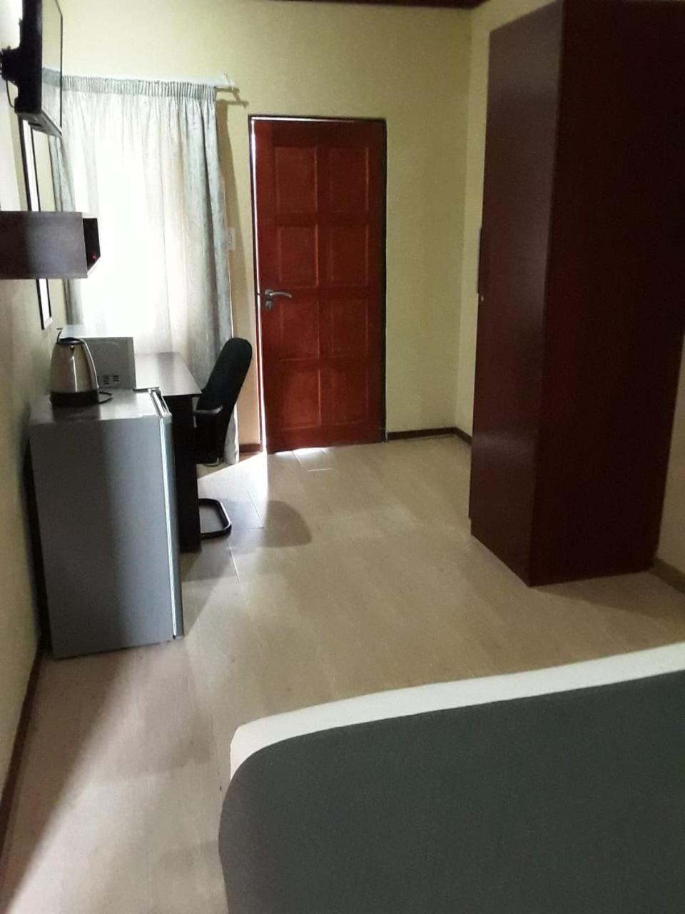 Road Stay Maseru Bagian luar foto