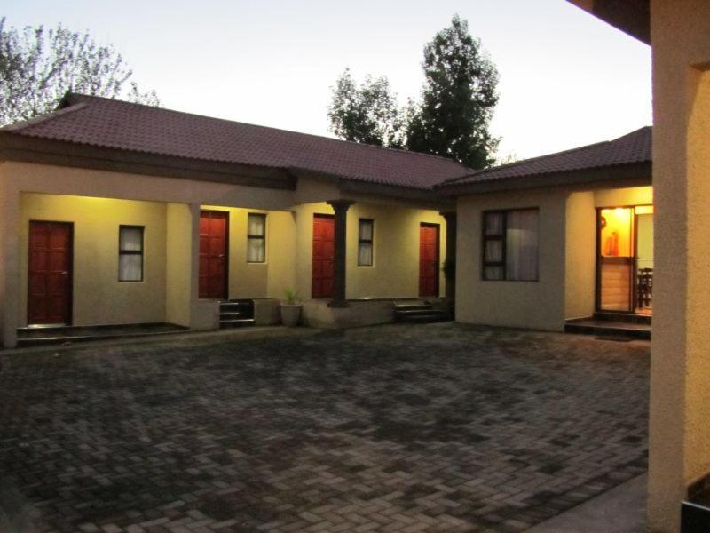 Road Stay Maseru Bagian luar foto